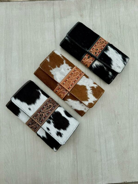 The Design Edge Hand Painted Tooling Leather Trifold Wallet - Black and White - AW29