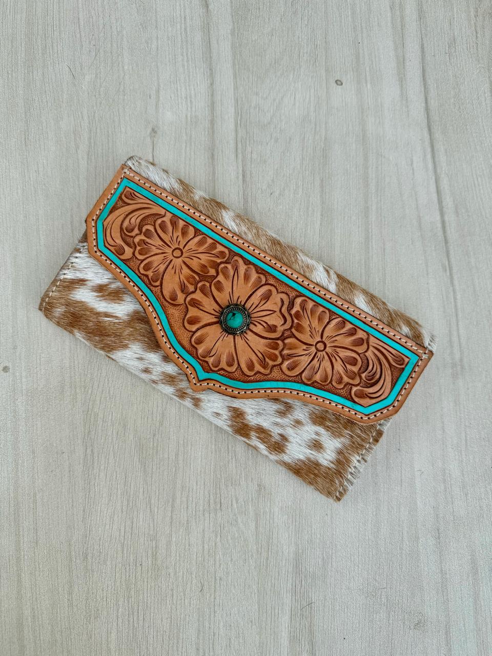The Design Edge Cowhide Tooling Leather Wallet with Turquoise Stonework - Tan and White - AW30