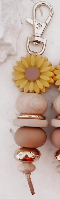 Lazy Daisy Keychain - Sunny