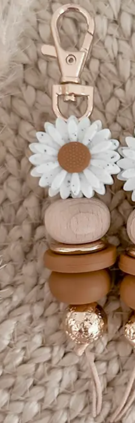 Lazy Daisy Keychain - Tan Speckle