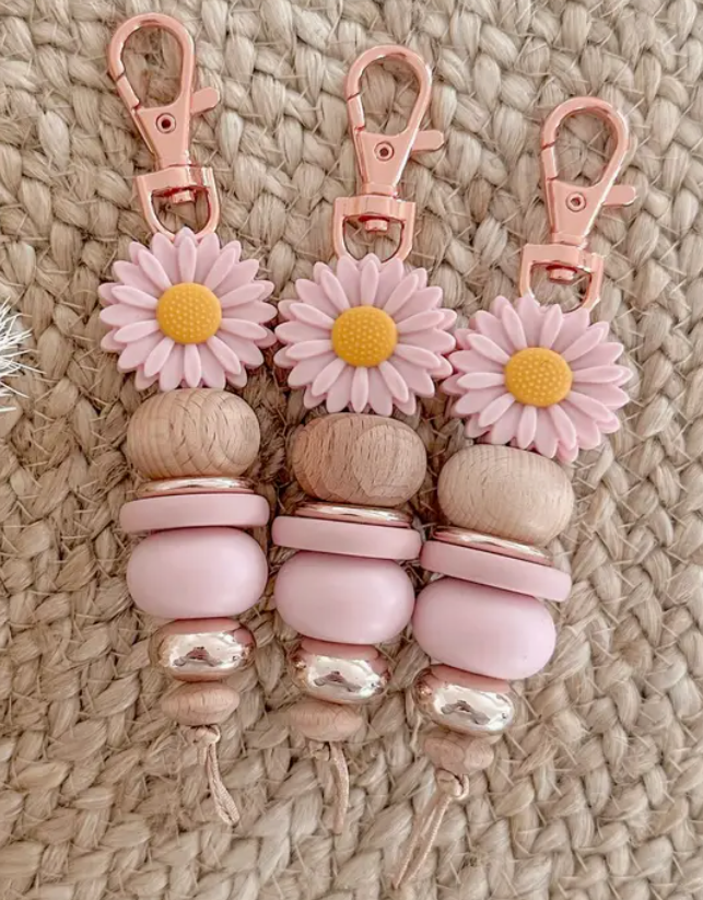 Lazy Daisy Keychain - Blush Pink