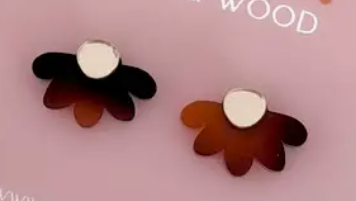Deep Tortoise Shell Flower Studs