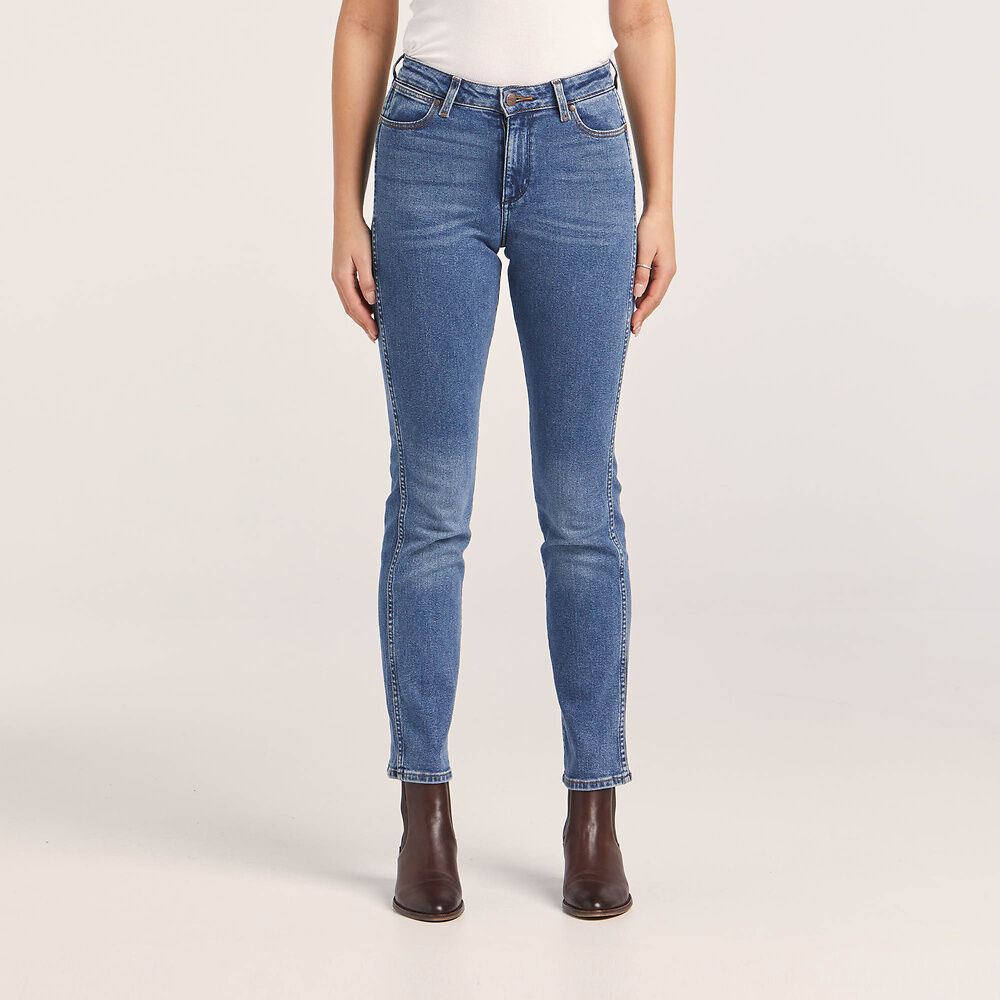 Wrangler Ladies Classic Straight Jean - ON SALE - W/091042
