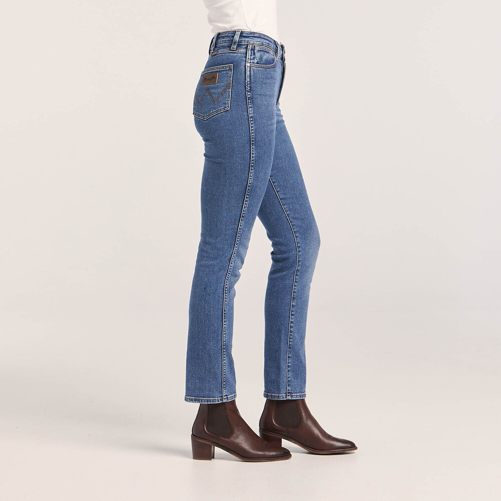 Wrangler Ladies Classic Straight Jean - ON SALE - W/091042