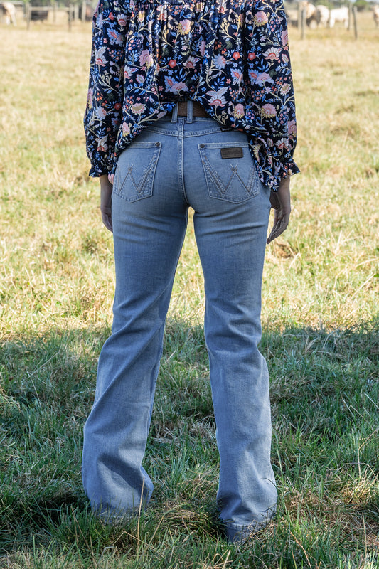 Wrangler Ladies Hallie Trouser Jean - 34" Leg - Sky
